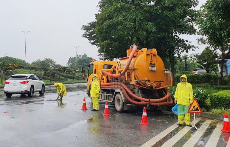 Bí thư Thành ủy Hà Nội Bùi Thị Minh Hoài chỉ đạo tiếp tục bằng mọi biện pháp bảo đảm an toàn cho dân - ảnh 3