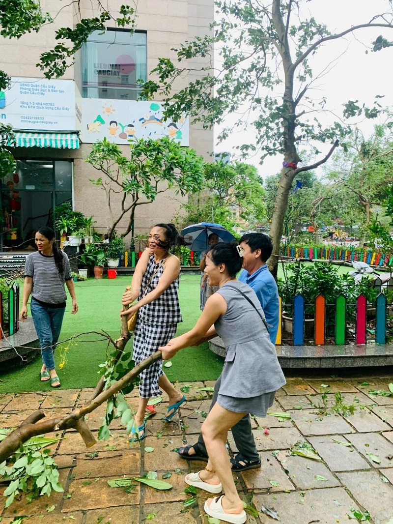 Hội viên, phụ nữ quận Ba Đình, Cầu Giấy góp sức khắc phục hậu quả bão số 3 - ảnh 6