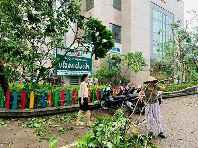 Hội viên, phụ nữ quận Ba Đình, Cầu Giấy góp sức khắc phục hậu quả bão số 3 - ảnh 4