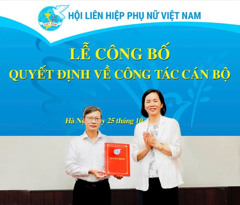 Tổng biên tập Báo Phụ nữ Việt Nam được điều động, bổ nhiệm giữ chức Trưởng ban Hỗ trợ phụ nữ phát triển kinh tế, TƯ Hội - ảnh 2