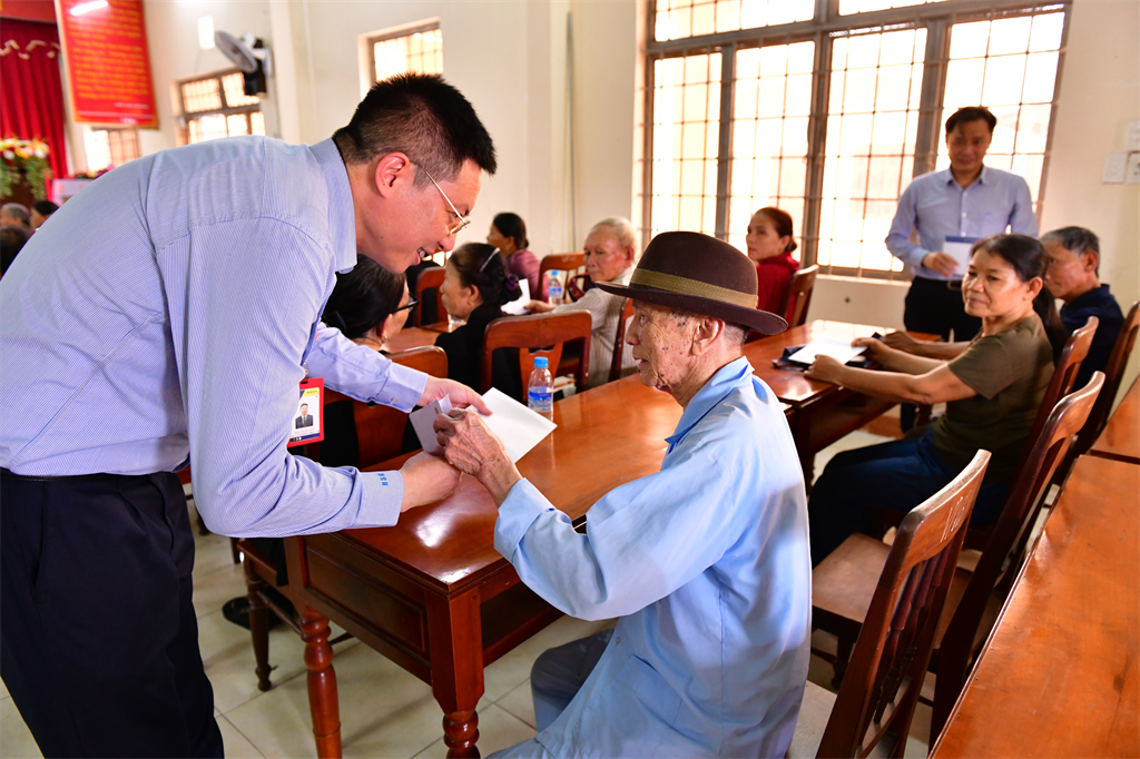 BSR thực hiện chương trình tri ân nhân kỷ niệm 77 năm ngày Thương binh liệt sĩ (27/7) - ảnh 9