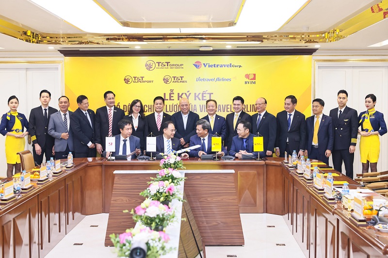 T&T Group trở thành cổ đông chiến lược của Vietravel Airlines - ảnh 1