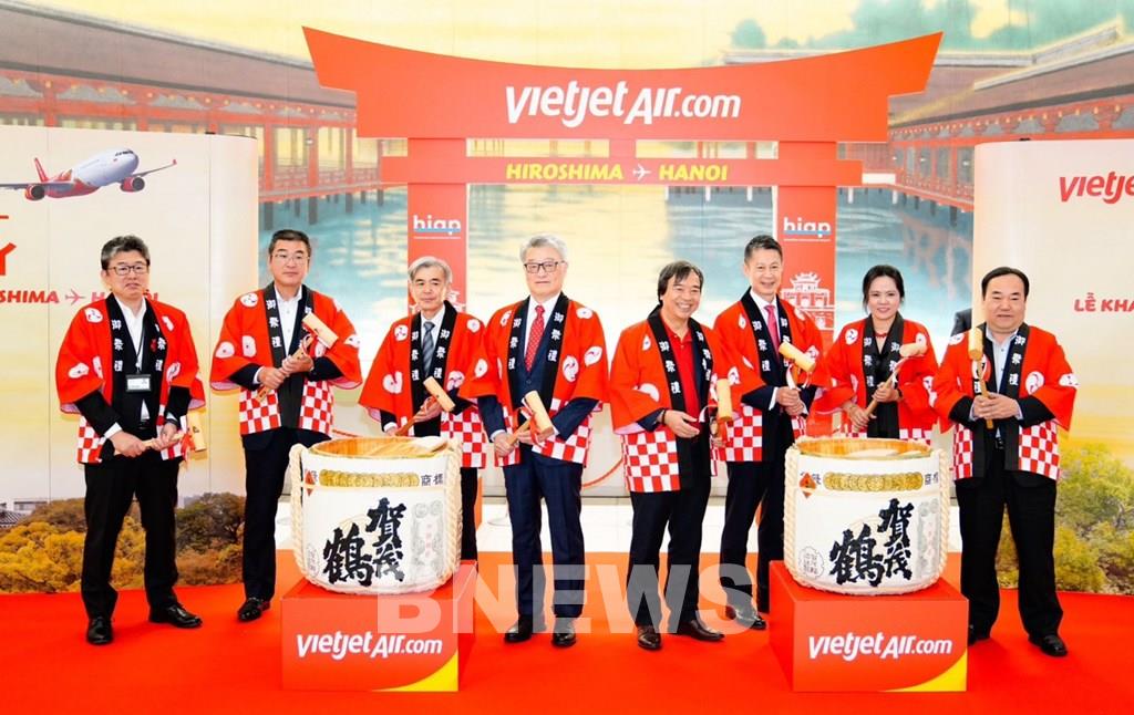 Vietjet khai trương đường bay thẳng đầu tiên giữa Hà Nội và Hiroshima (Nhật Bản) - ảnh 1