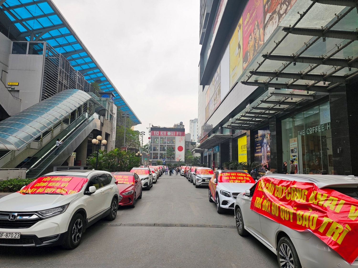 Ông ăn chả thì bà cũng đừng ăn nem!