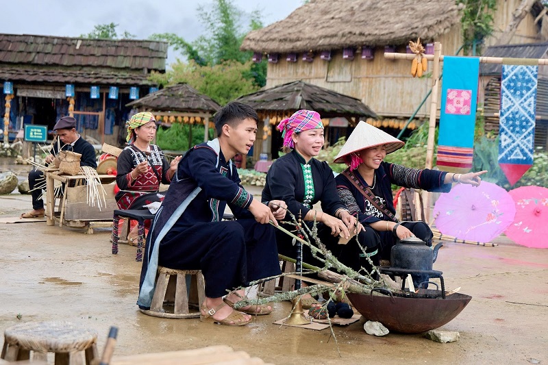 Độc đáo Lễ hội Xòe Bản Mây tại Fansipan, Sa Pa - ảnh 4