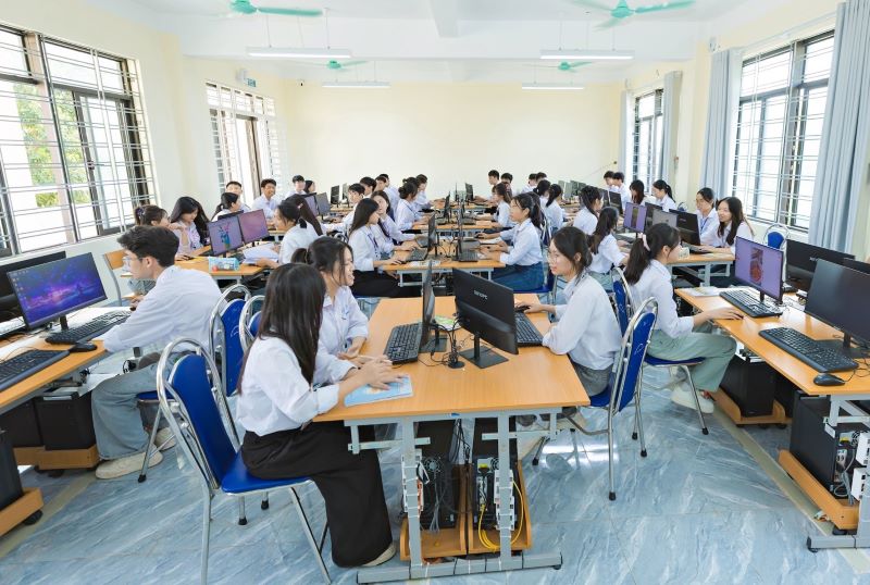 Trường THPT Nguyễn Trãi (Hưng Yên): 60 năm hành trình khát vọng đổi mới! - ảnh 5