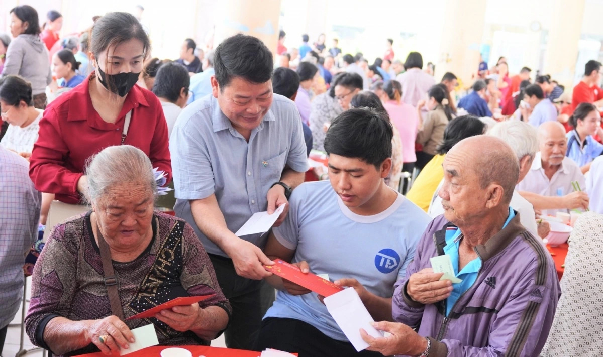 pvfcco phu my 21 nam ben bi truyen thong sang tao, gan ket va se chia hinh anh 10