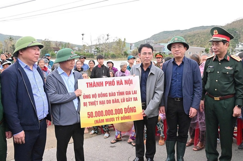 Hà Nội tiếp tục hỗ trợ tỉnh Gia Lai 200 tỷ đồng khắc phục hậu quả mưa lũ - ảnh 1