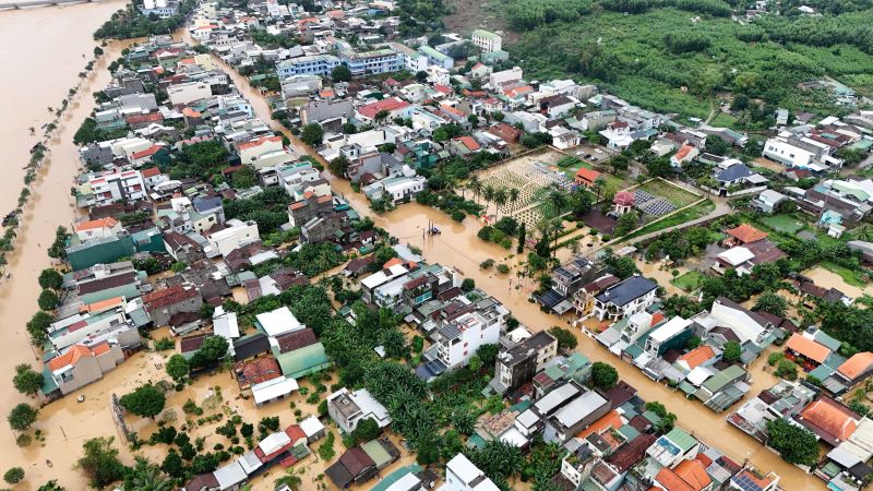 “Nghĩa tình đong đầy” giữa mùa lũ - Petrovietnam và BSR chung tay vì đồng bào vùng lũ - ảnh 1