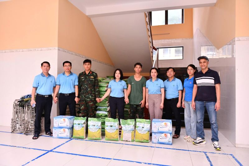 “Nghĩa tình đong đầy” giữa mùa lũ - Petrovietnam và BSR chung tay vì đồng bào vùng lũ - ảnh 5