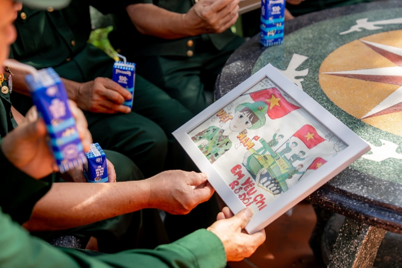 Vinamilk “Viết tiếp câu chuyện hòa bình” bằng tranh và hành động - ảnh 4