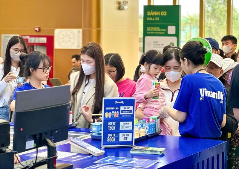 Hiệu quả chuyển đổi số, gia tăng độ phủ hệ thống cửa hàng giúp Vinamilk tăng tốc doanh thu trong quý 3 - ảnh 2