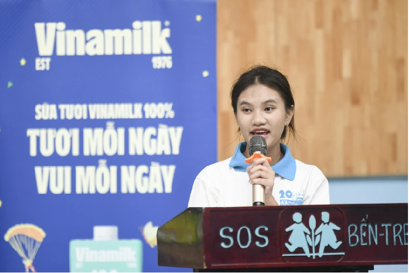 Trao tặng gần 70.000 hộp sữa nhân dịp 1/6, Vinamilk khởi đầu Tháng hành động vì trẻ em nhiều ý nghĩa   - ảnh 4