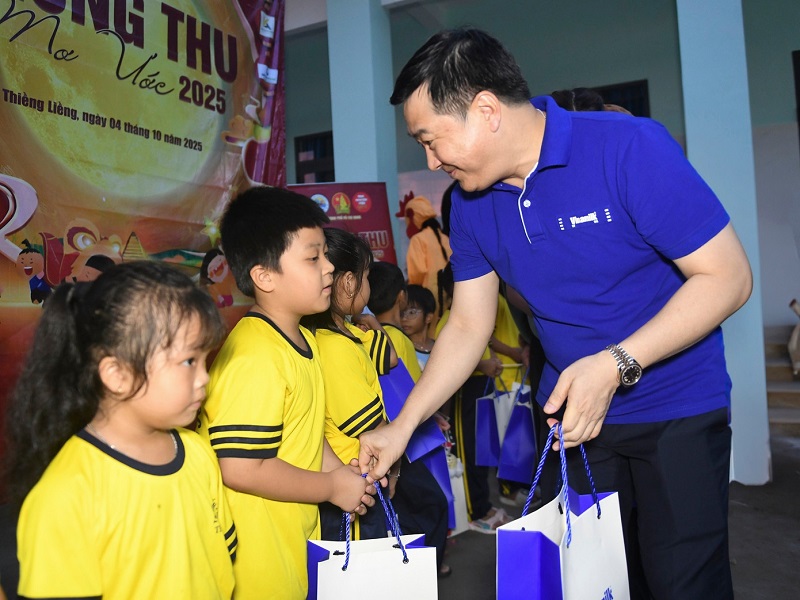 Vinamilk đồng hành mang Tết Trung thu đến hơn 10.000 trẻ em trên cả nước - ảnh 6