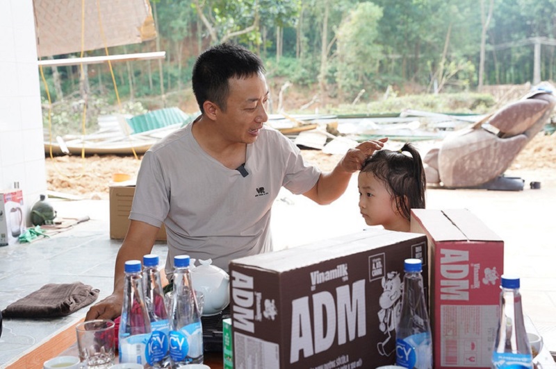 Hàng trăm nghìn sản phẩm dinh dưỡng Vinamilk được trao tặng cho bà con vùng bão lũ - ảnh 12