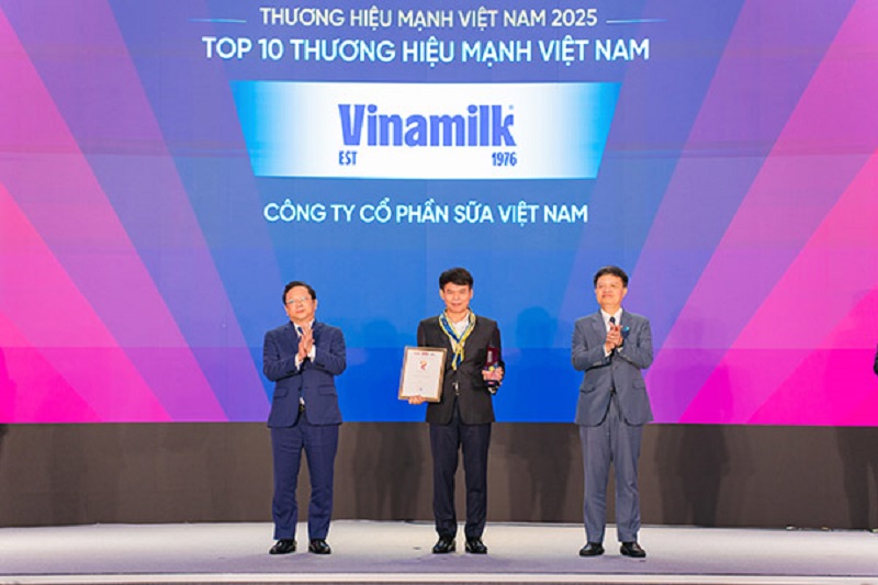Dẫn đầu xu thế phát triển mới, Vinamilk tự hào là 1 trong 10 thương hiệu mạnh Việt Nam - ảnh 1