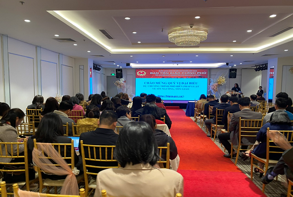 Tập huấn nghiệp vụ công tác tín ngưỡng, tôn giáo cho cán bộ công chức 126 xã, phường trên địa bàn Hà Nội - ảnh 3