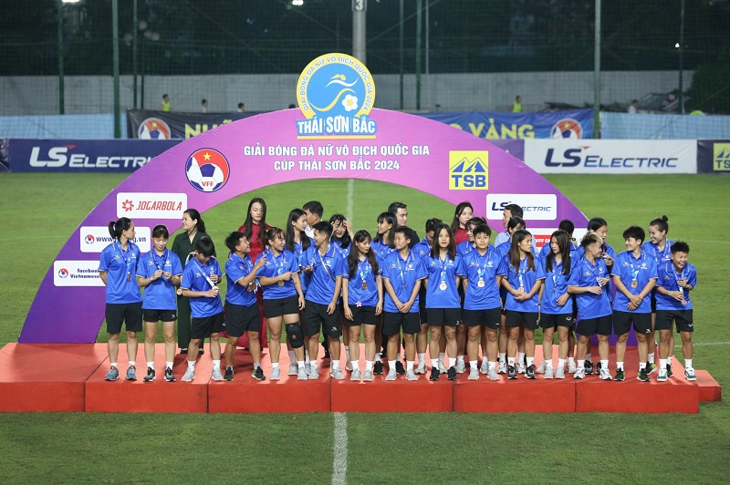 Bầu Hiển và cuộc cách mạng bóng đá nữ Việt Nam - ảnh 4