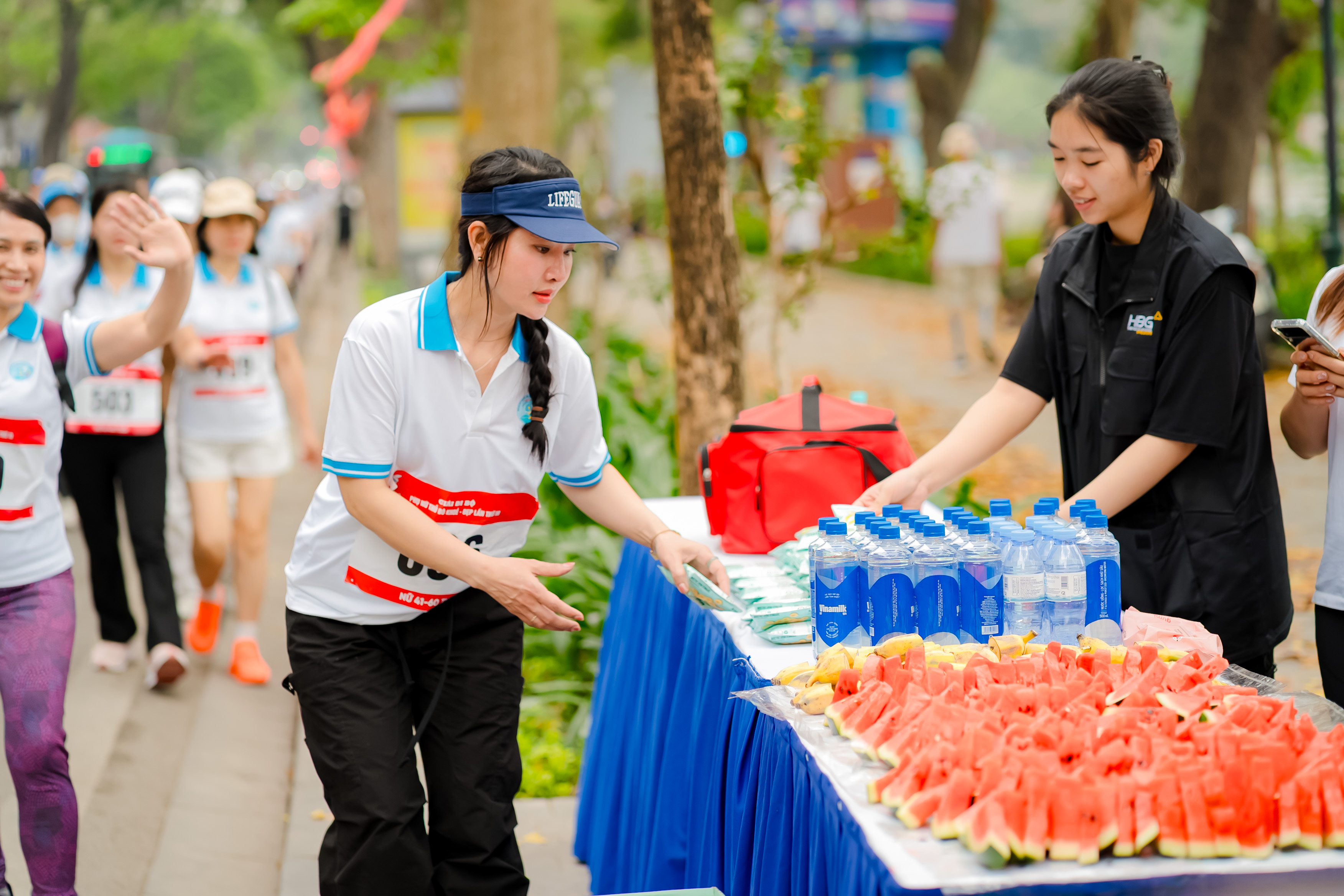 Hơn 1.000 đại biểu tham dự Giải Đi bộ Phụ nữ Thủ đô khỏe đẹp lần thứ III - ảnh 5