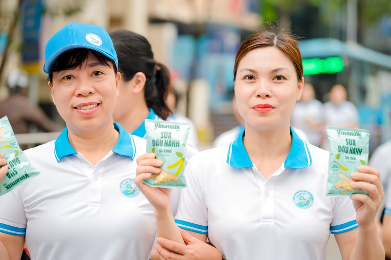 Hơn 1.000 đại biểu tham dự Giải Đi bộ Phụ nữ Thủ đô khỏe đẹp lần thứ III - ảnh 11