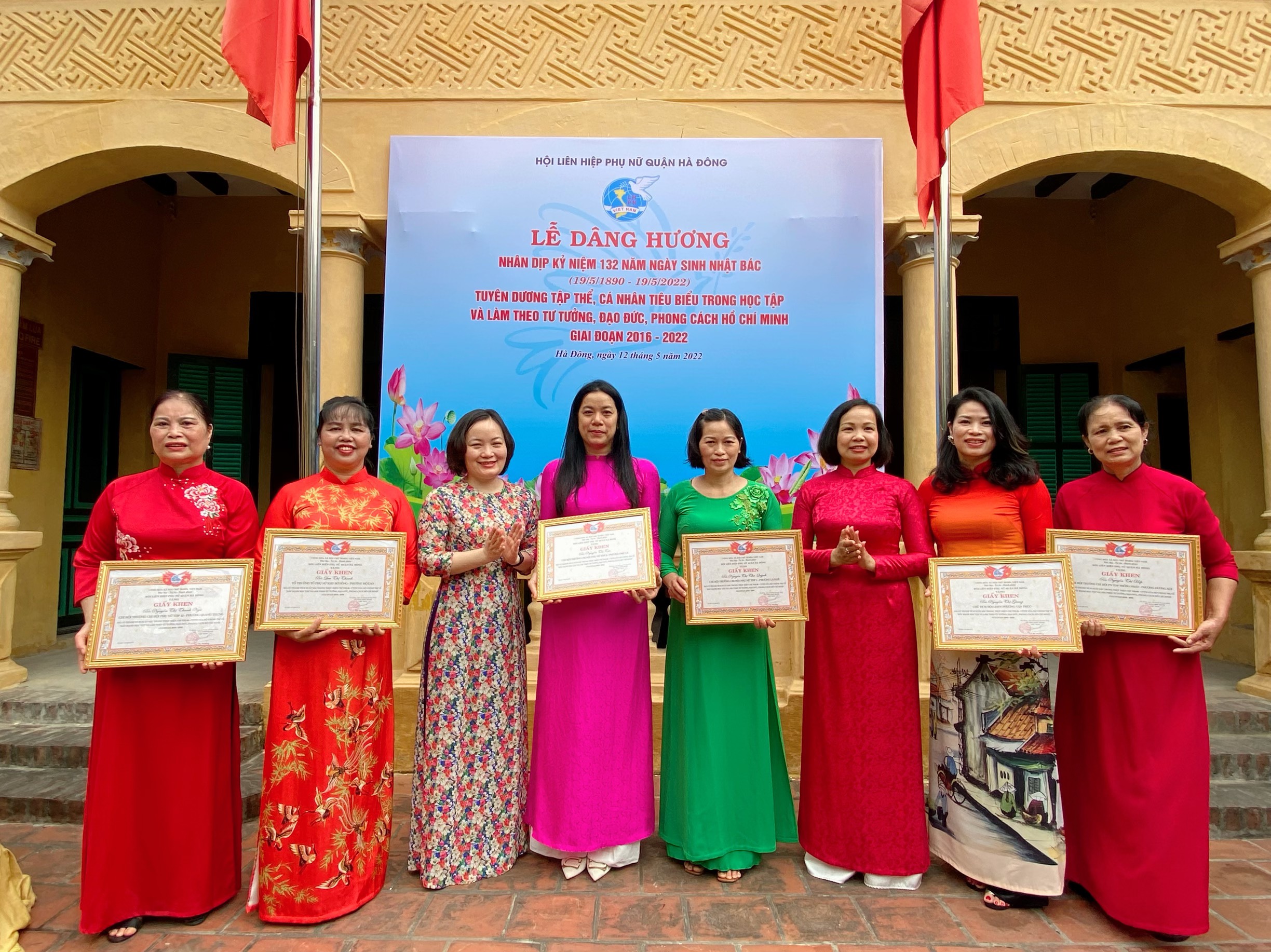 Phụ nữ Hà Đông lập nhiều thành tích báo công dâng Bác - ảnh 1