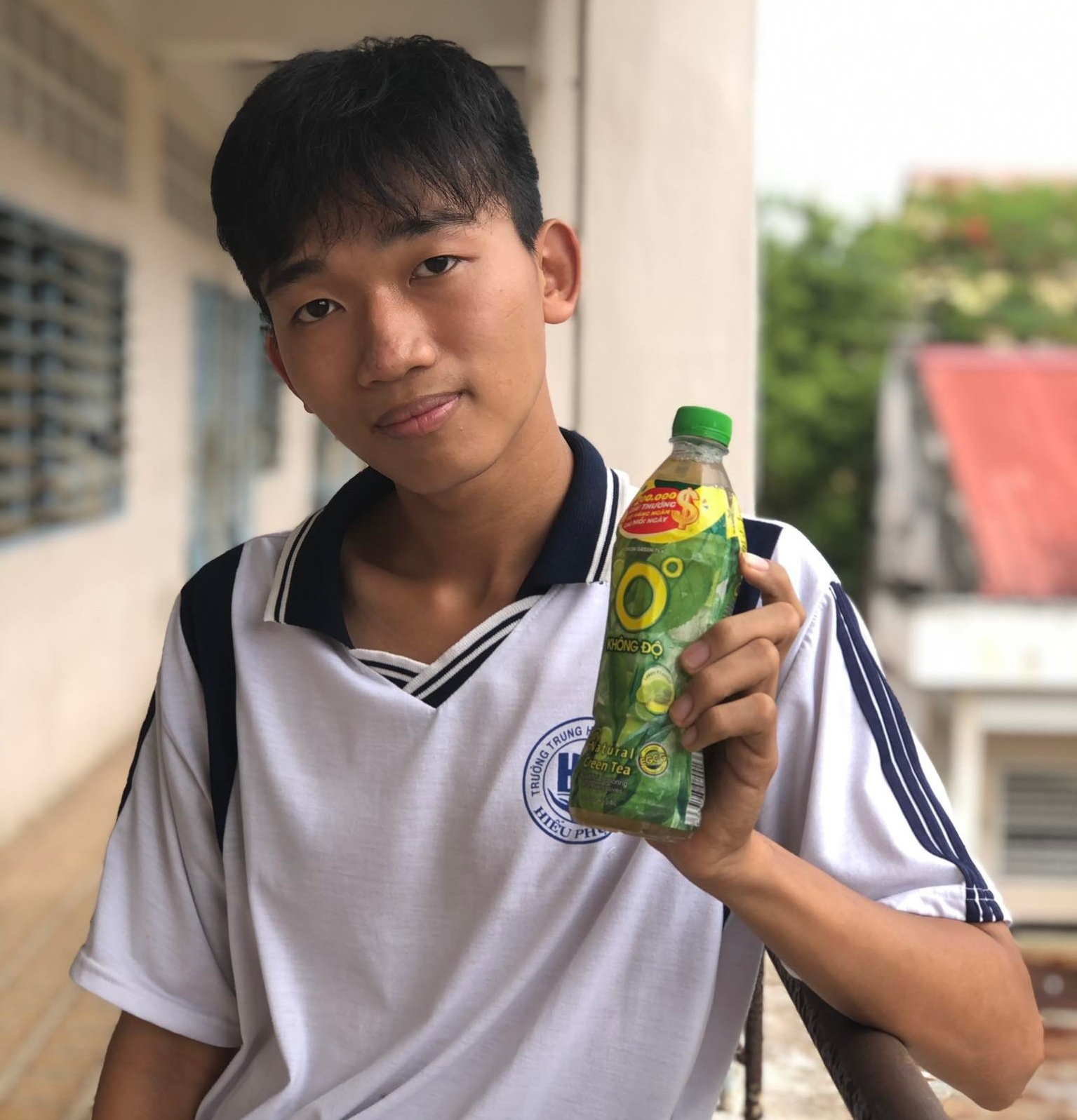 Trúng 100 triệu đồng sau khi giải khát với Number 1 và ước mơ vào đại học của nam sinh Vĩnh Long - ảnh 1