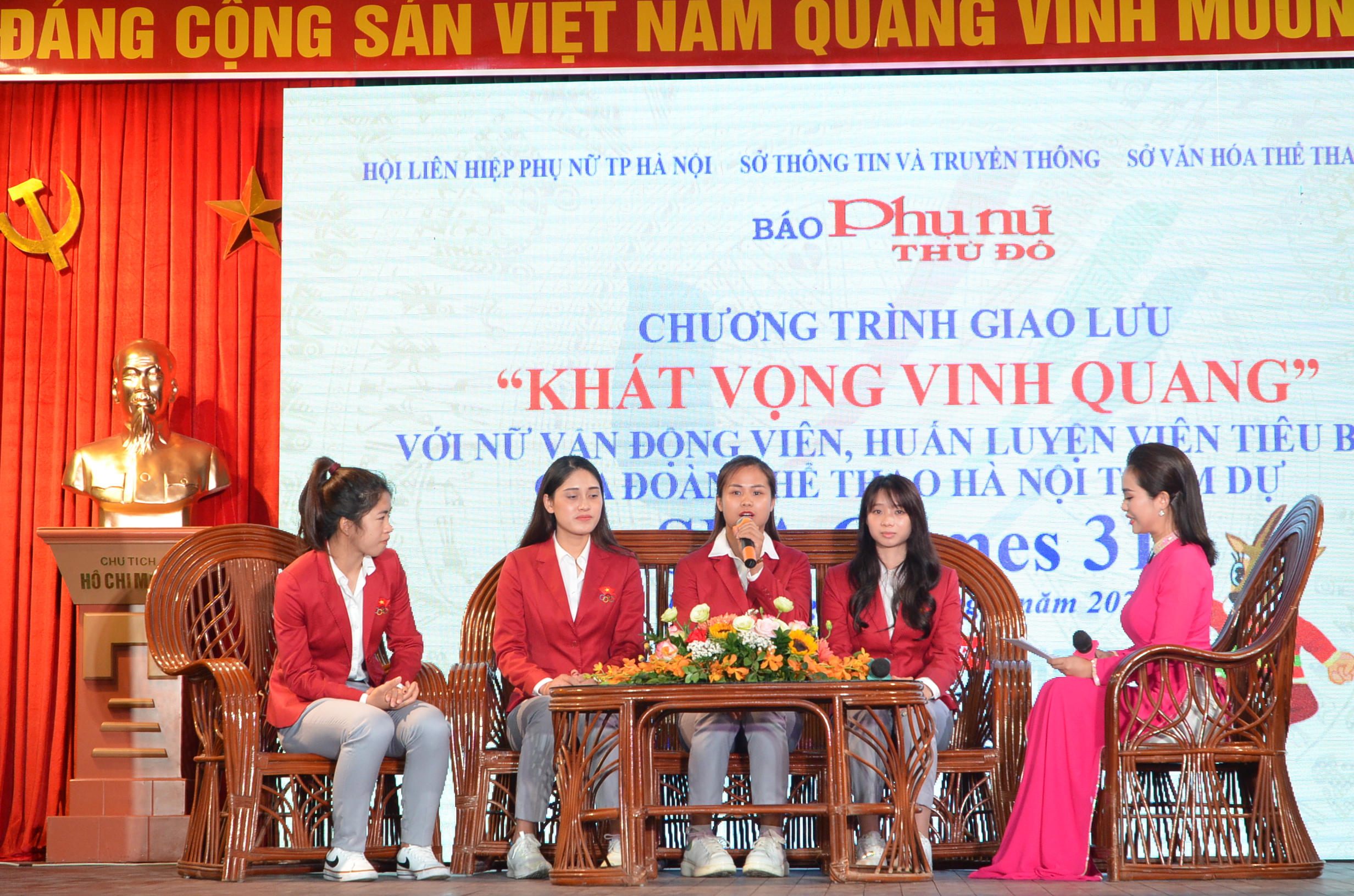 Nụ cười, nước mắt phía sau hành trình đến vinh quang của những “cô gái Vàng“ - ảnh 4