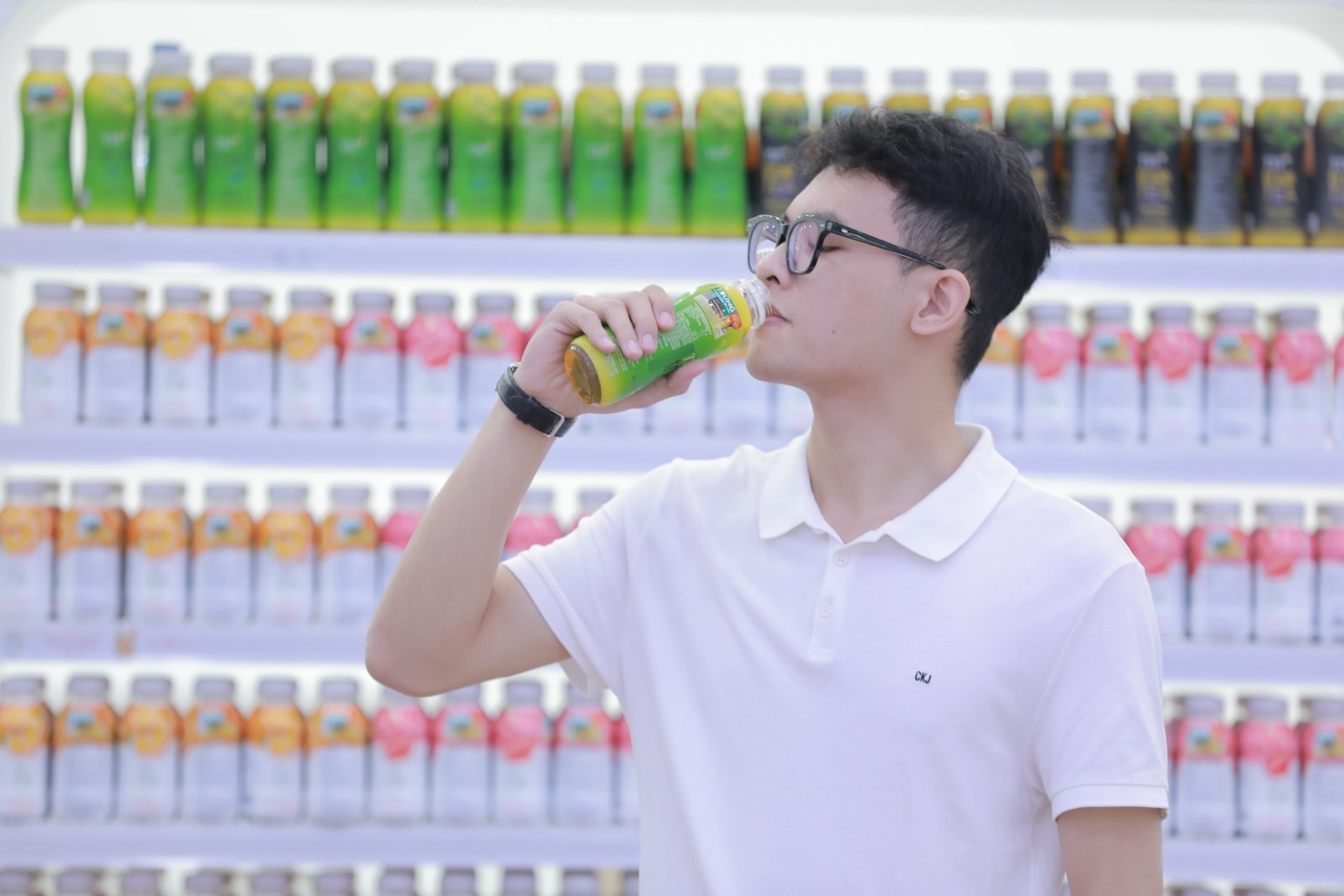 Cơn mưa quà tặng, giải nhiệt nắng hè cùng đồ uống TH - ảnh 3