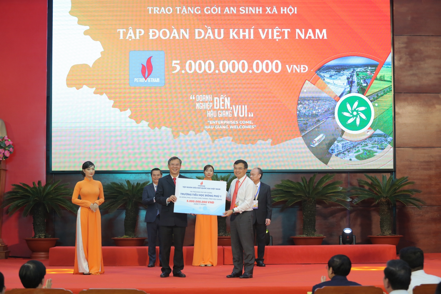 PV GAS tiếp tục chương trình xây dựng trường học tại tỉnh Hậu Giang - ảnh 1
