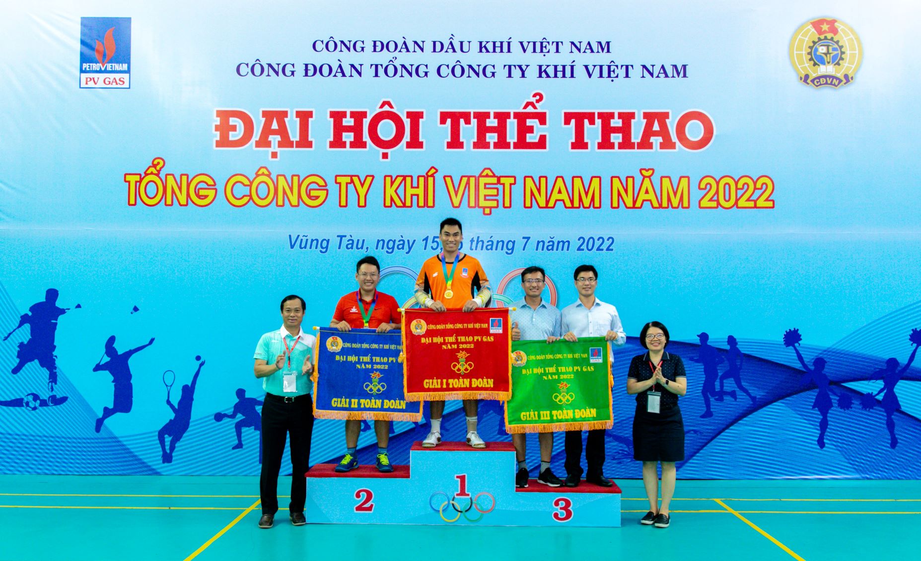 Trao 27 bộ huy chương với nhiều thành tích mới - ảnh 2