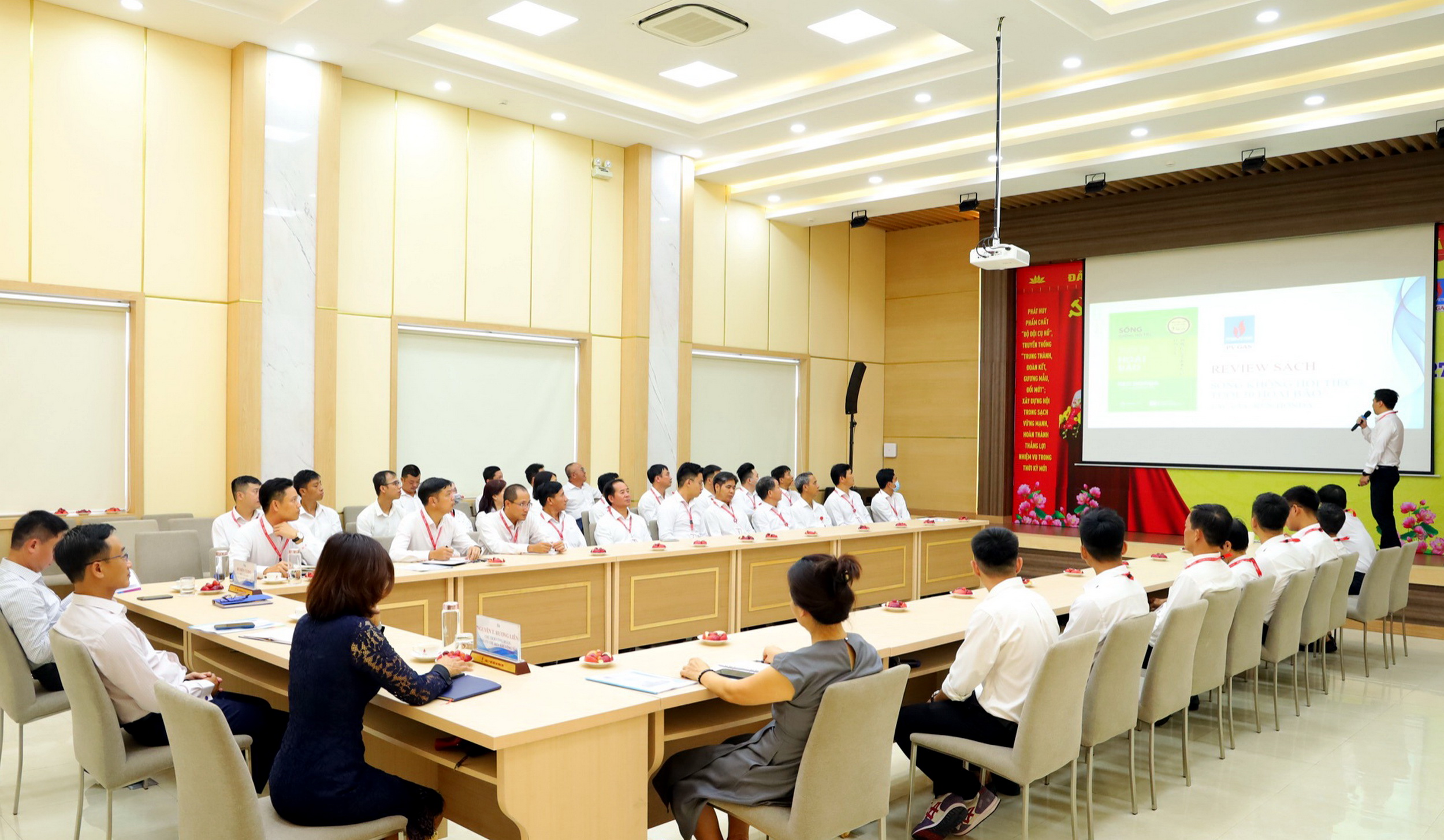 KVT tổ chức các diển đàn, đối thoại với người lao động - ảnh 1