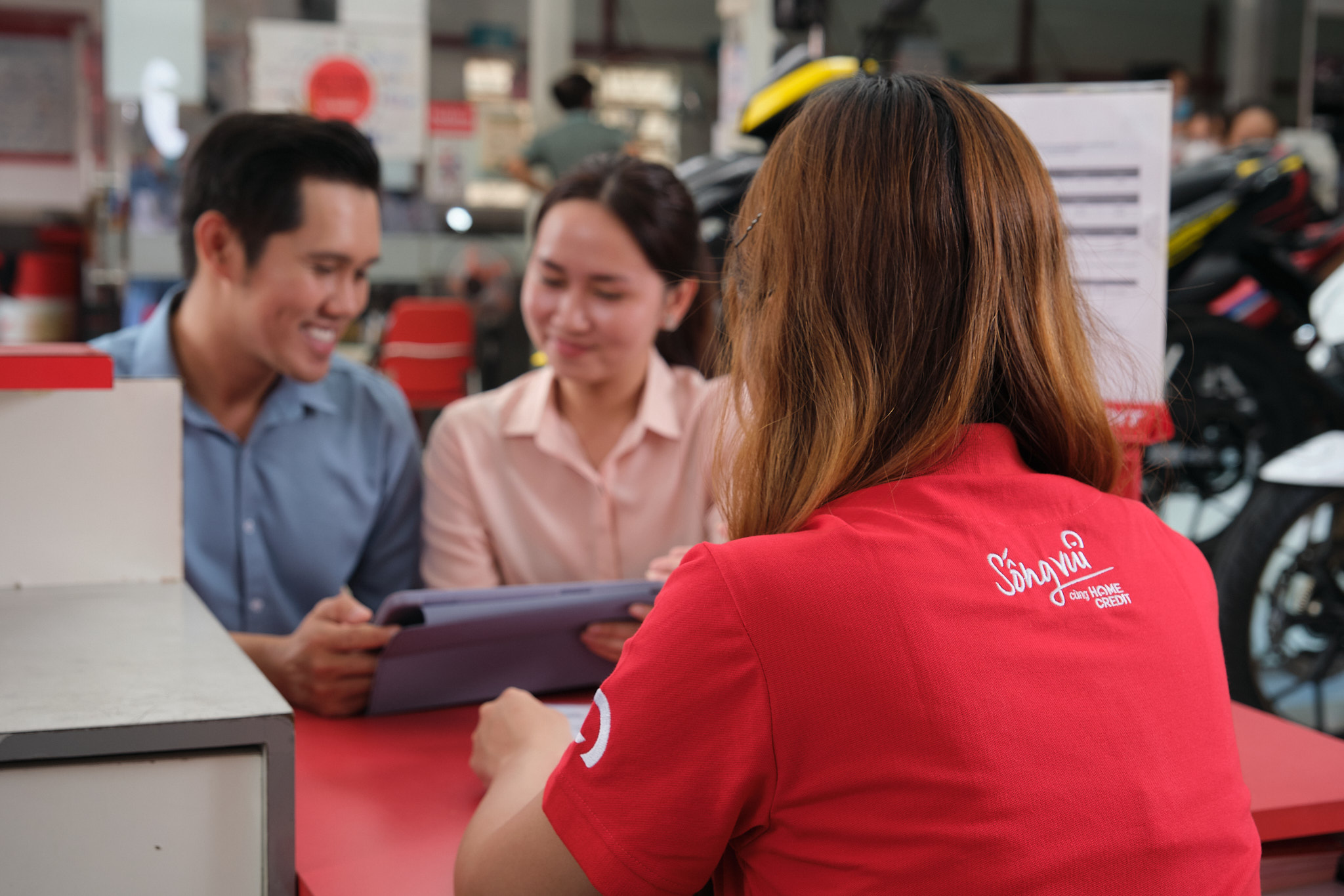 Tăng trưởng kinh tế - định hướng phát triển bền vững của Home Credit - ảnh 2