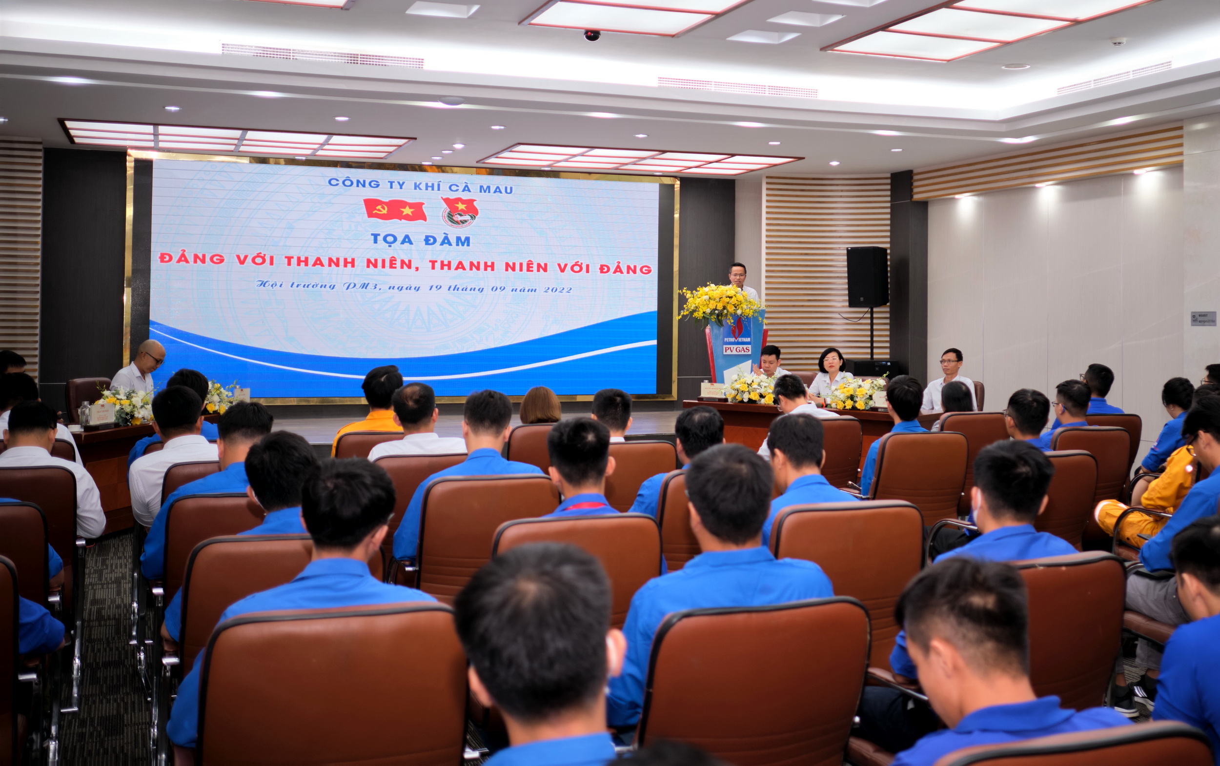 Đoàn thanh niên phải là