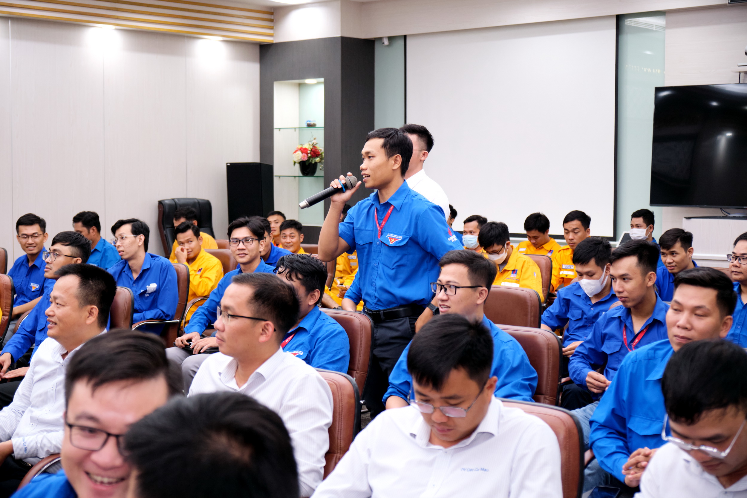 Đoàn thanh niên phải là