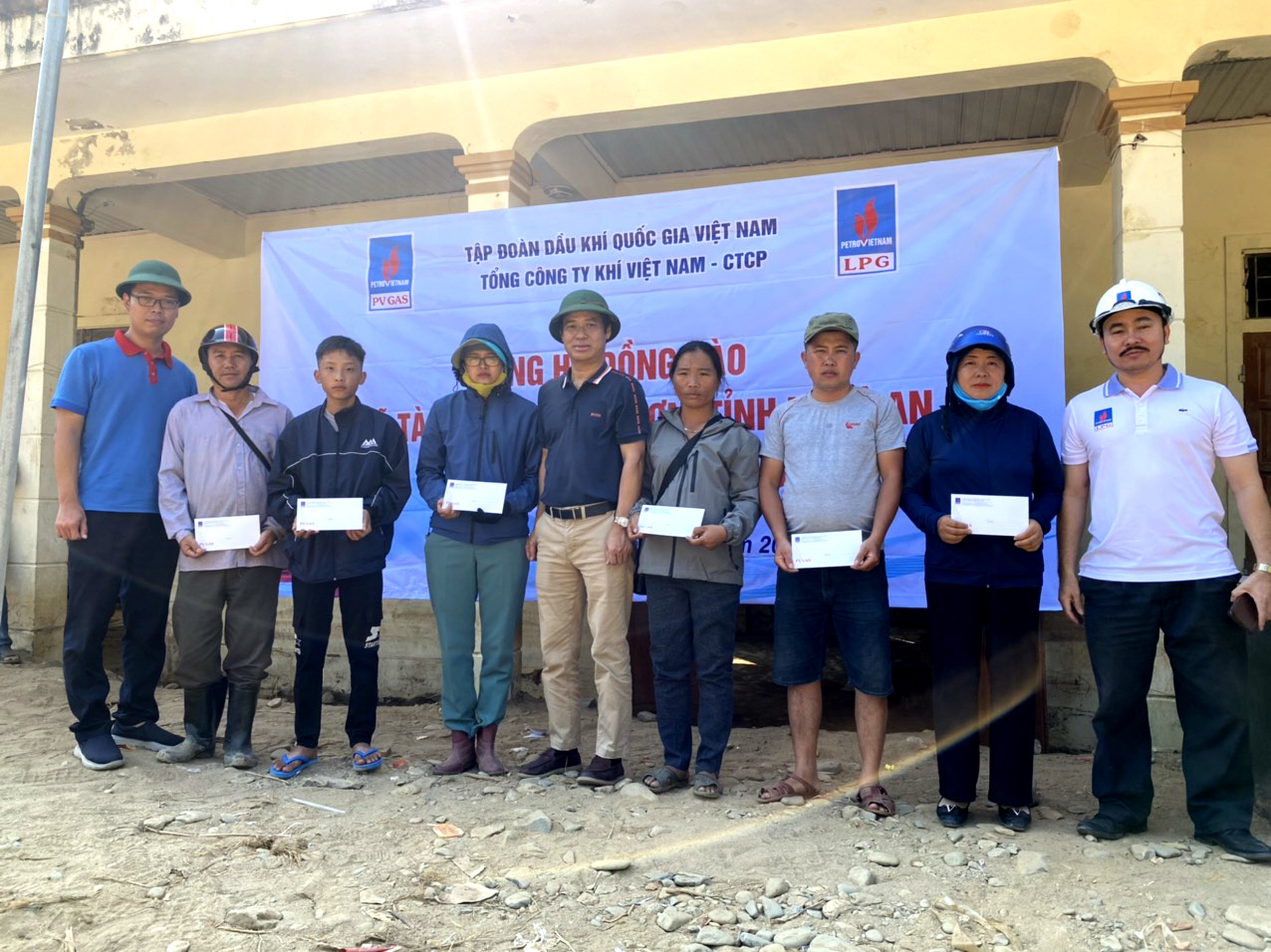 PV GAS ủng hộ hơn 300 triệu đồng