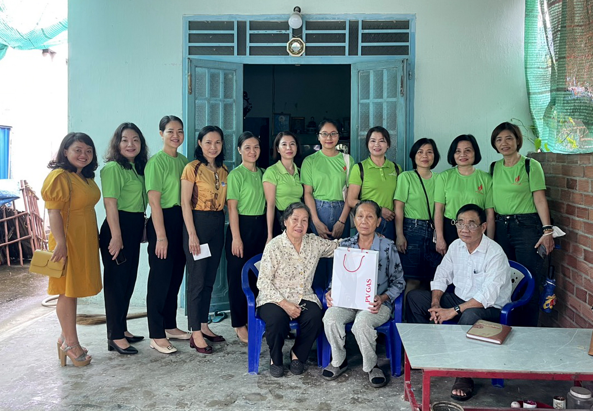 Những chương trình thân ái chào mừng Ngày Phụ nữ Việt Nam - ảnh 1