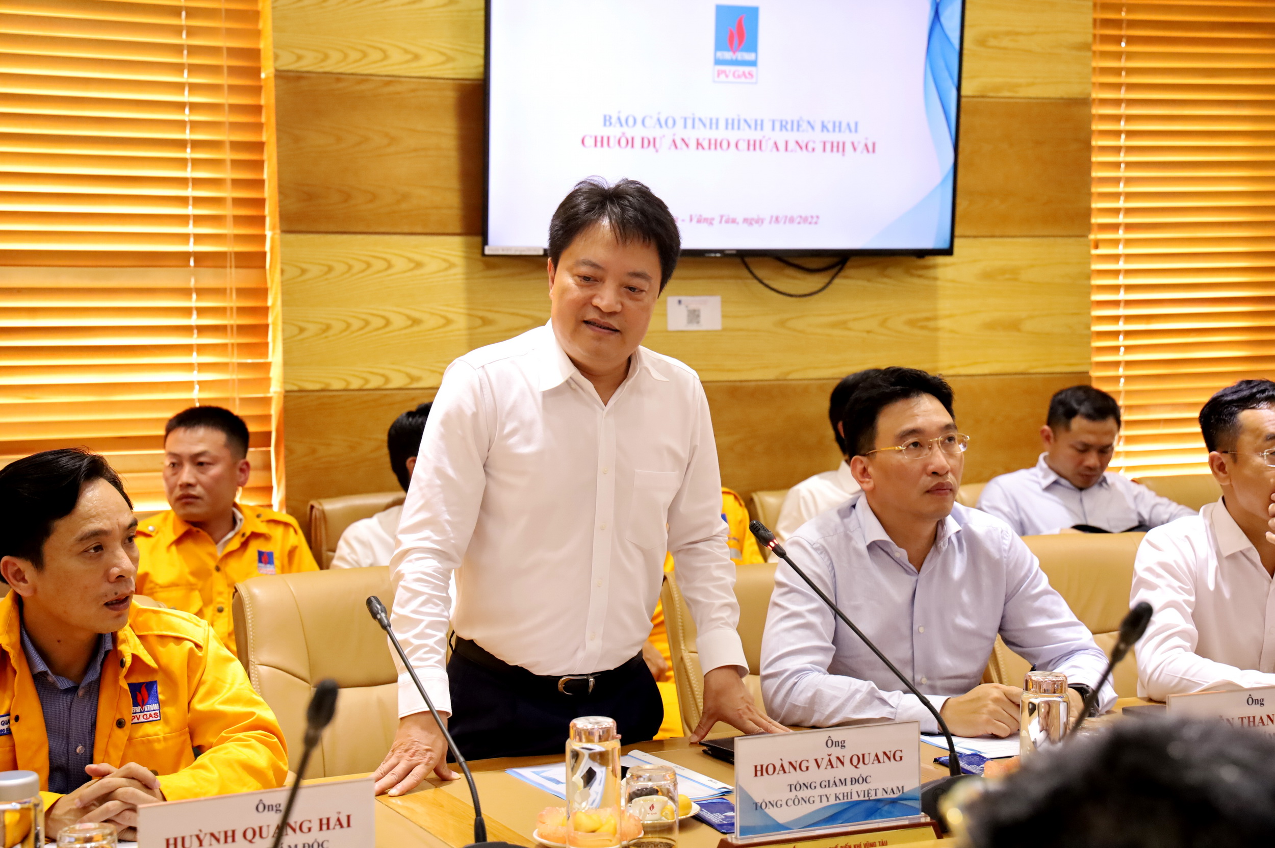 Chủ tịch HĐTV Petrovietnam Hoàng Quốc Vượng kiểm tra Dự án kho chứa 1 triệu tấn LNG Thị Vải - ảnh 2