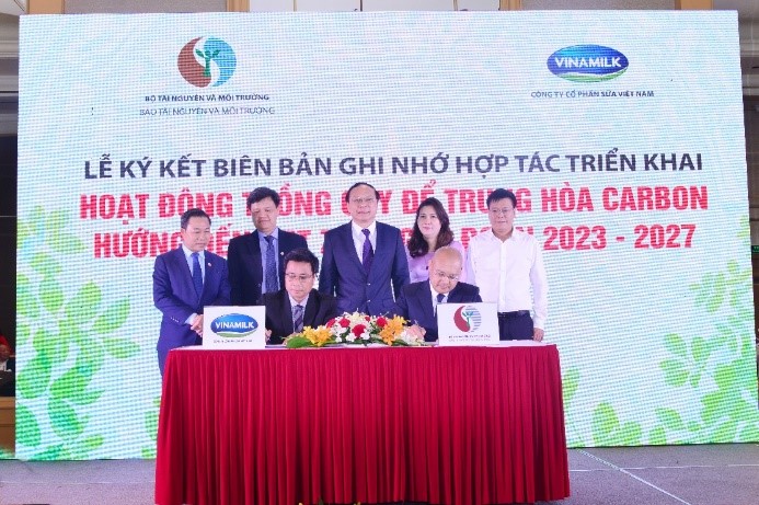 Góp phần cùng chính phủ thực hiện mục tiêu Net Zero 2050, Vinamilk tiếp tục hành trình trồng cây xanh - ảnh 1