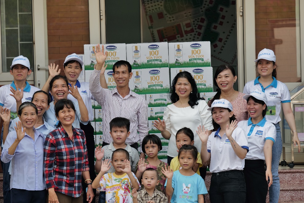 Đồng hành cùng người lao động, nền tảng của sự phát triển bền vững của Vinamilk - ảnh 3