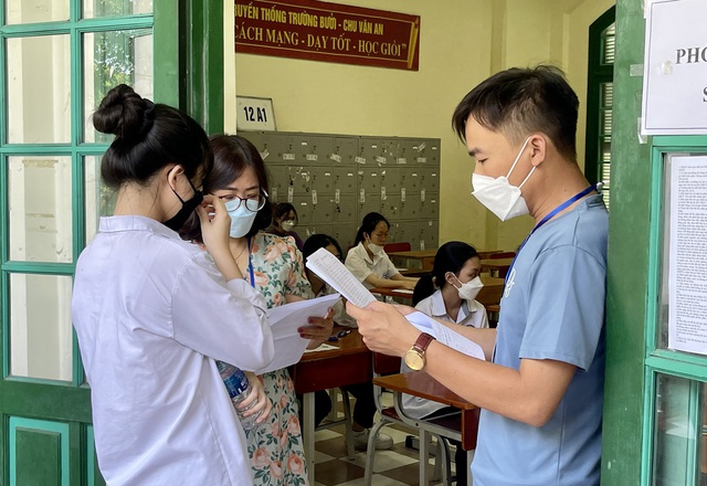 Hà Nội yêu cầu rà soát hiện tượng vận động học sinh không thi vào lớp 10 - ảnh 1