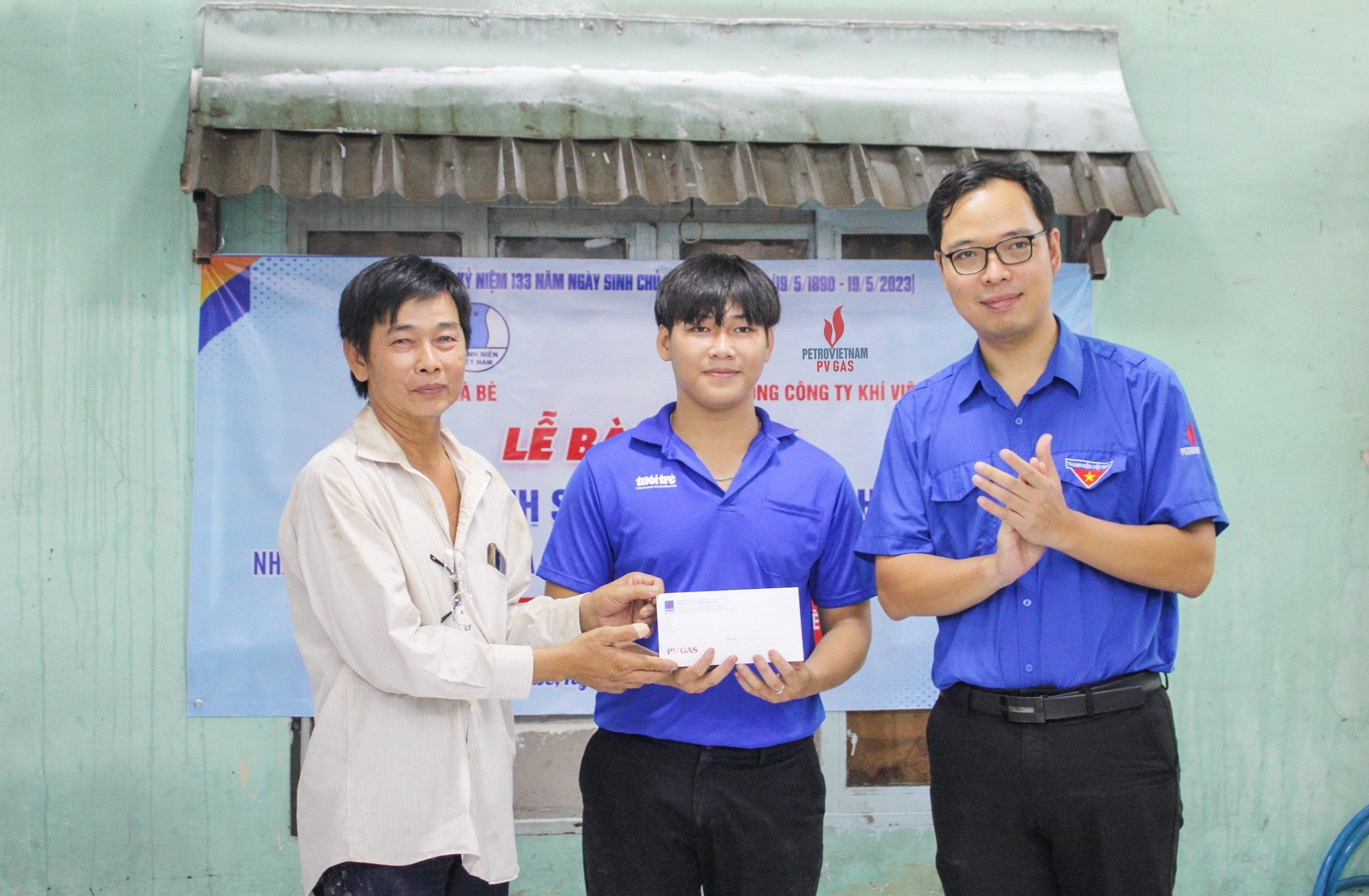 Đoàn Thanh niên Tổng Công ty Khí Việt Nam trao tặng Nhà tình bạn tại Thị trấn Nhà Bè - ảnh 2