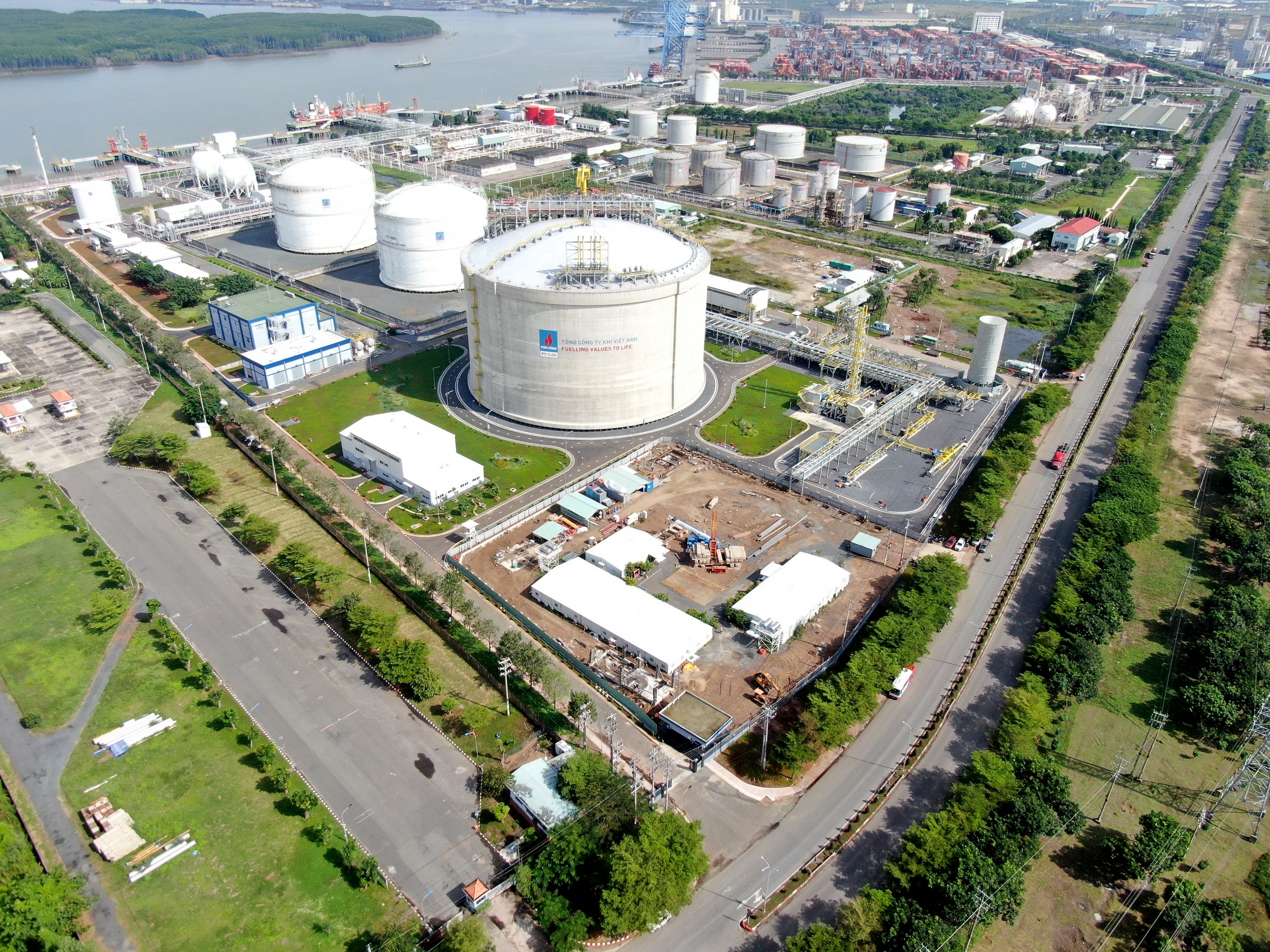 Thị trường LNG chuyển biến thuận lợi cho người mua và giải pháp cho năng lượng Việt Nam - ảnh 1