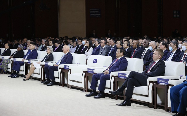 6 định hướng lớn để đương đầu '6 cơn gió ngược' cản trở tăng trưởng kinh tế thế giới và Việt Nam - ảnh 2