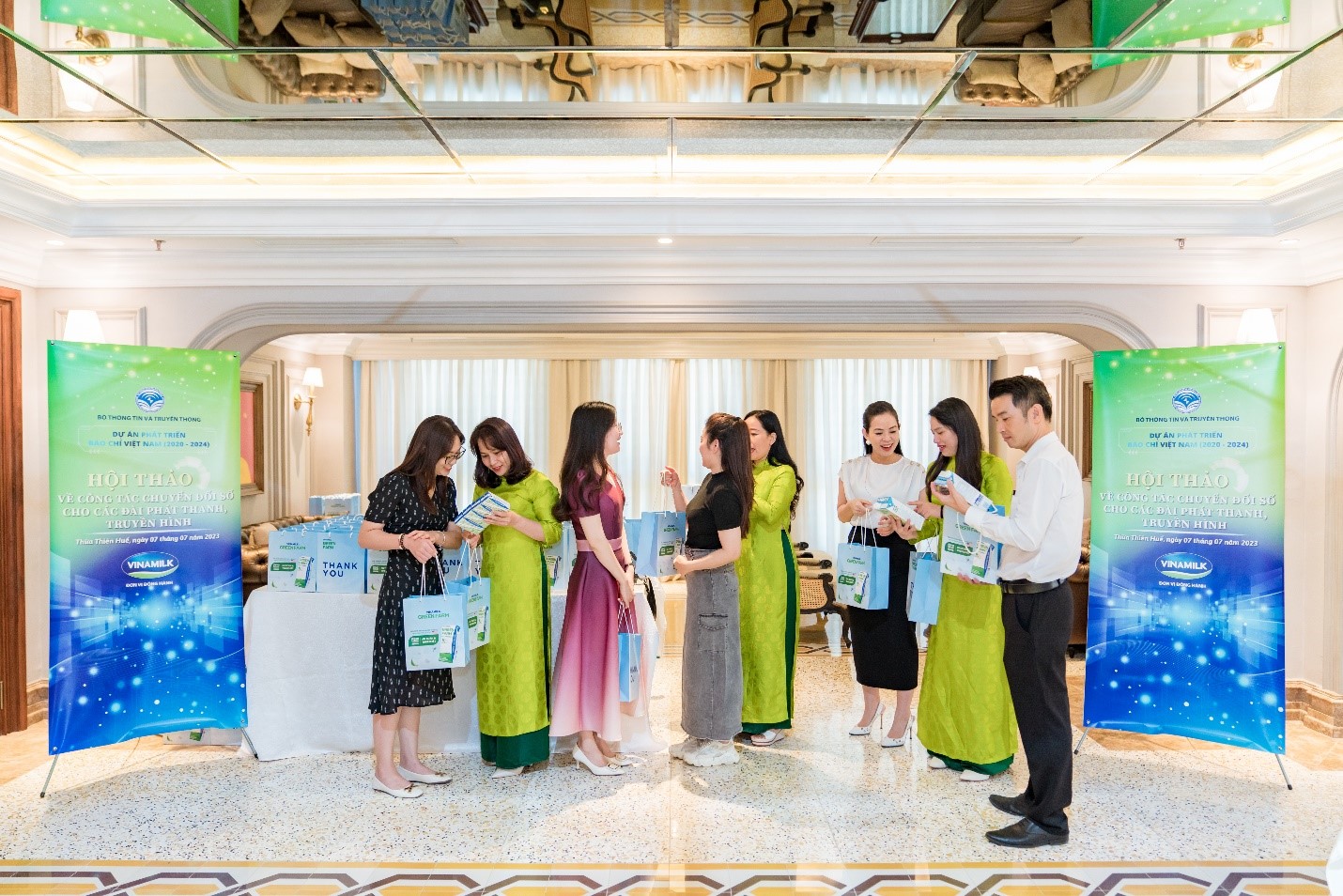 Hơn 200 phóng viên, biên tập viên phát thanh - truyền hình tham gia hội thảo về chuyển đổi số. - ảnh 4