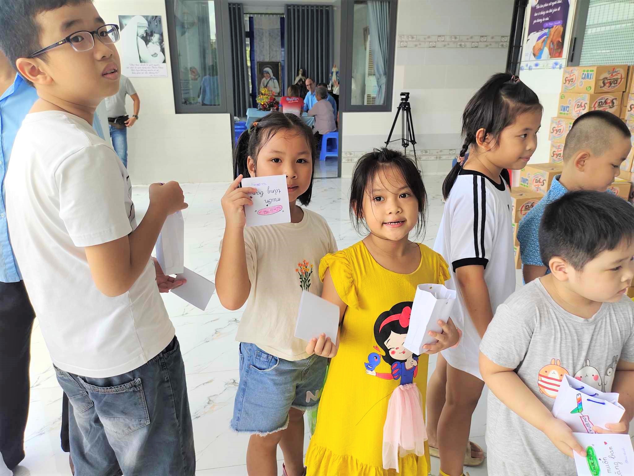 Gieo lòng nhân ái và trách nhiệm với cộng đồng cho thế hệ măng non - ảnh 2