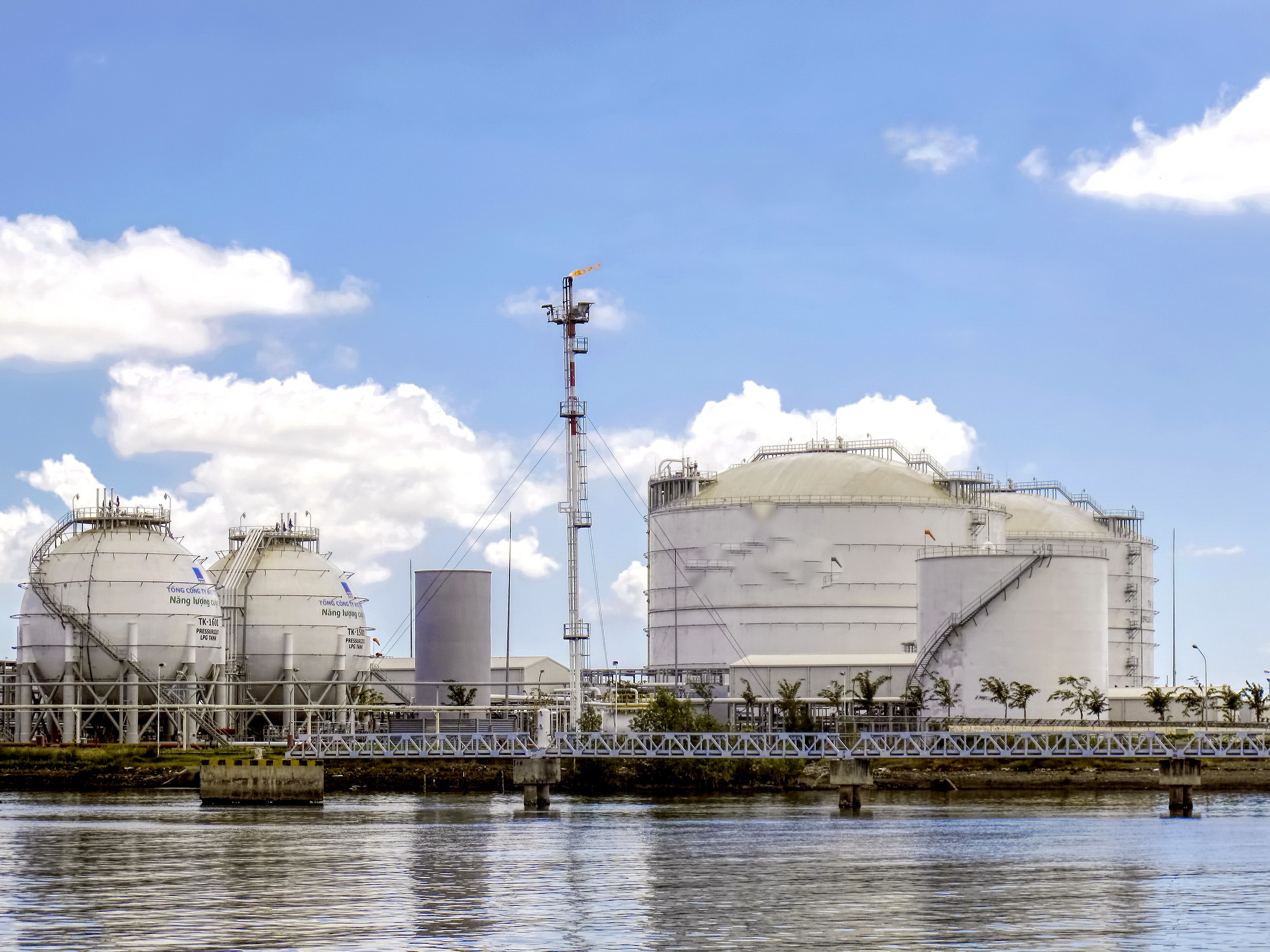 Công ty Cổ phần kinh doanh LPG Việt Nam và Công ty Chế biến khí Vũng Tàu ký thỏa thuận hợp tác xây dựng trạm chiết nạp LPG Quảng Ngãi  - ảnh 3