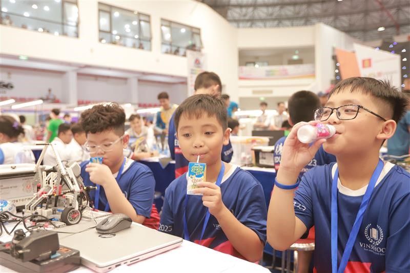 Vinamilk tiếp sức nhà vô địch nhí bứt phá tại Robotacon WRO 2023 - ảnh 5