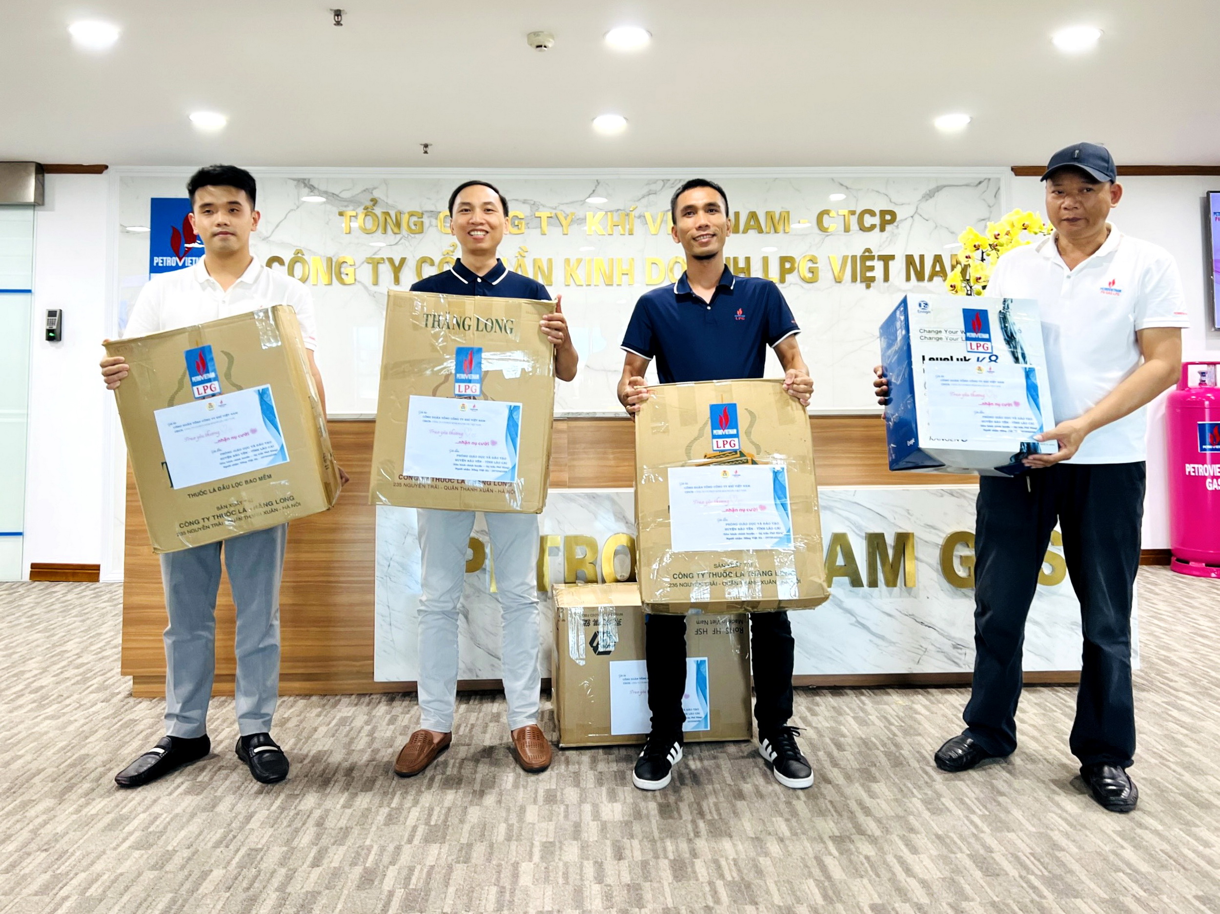 Ban Nữ công PV GAS thực hiện chương trình“Trao yêu thương nhận nụ cười” - ảnh 2