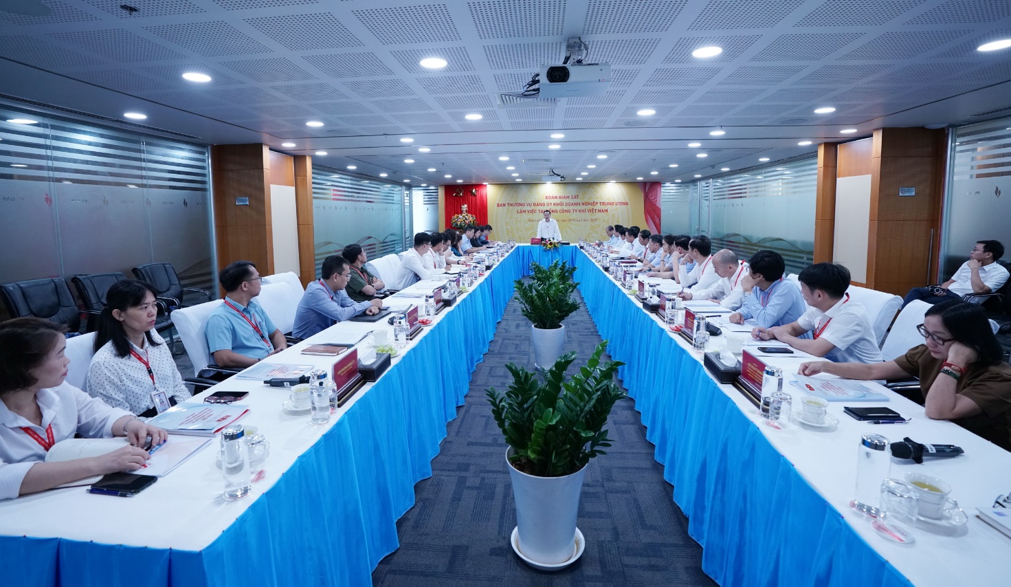 Ban Thường vụ Đảng ủy Khối Doanh nghiệp Trung ương thực hiện giám sát chuyên đề đối với Đảng ủy, Ban Thường vụ Đảng ủy PV GAS - ảnh 1