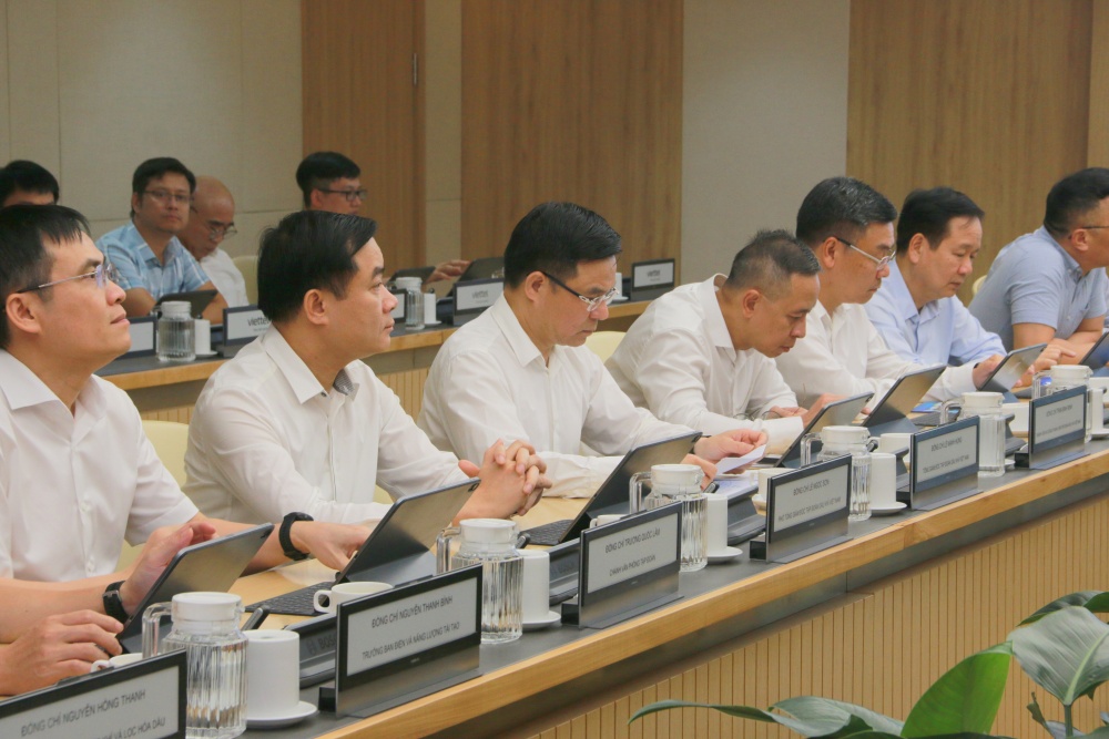 Petrovietnam và Viettel trao đổi hợp tác về lĩnh vực chuyển đổi số và triển khai điện gió ngoài khơi Petrovietnam và Viettel trao đổi hợp tác về lĩnh vực chuyển đổi số và triển khai điện gió ngoài khơi